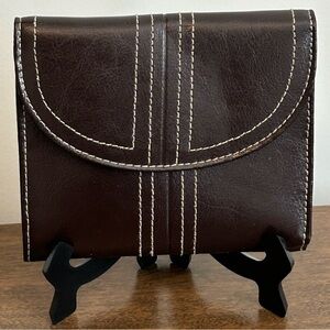 NWOT WOMENS BUXTON DARK BROWN LEATHER BIFOLD WALLET